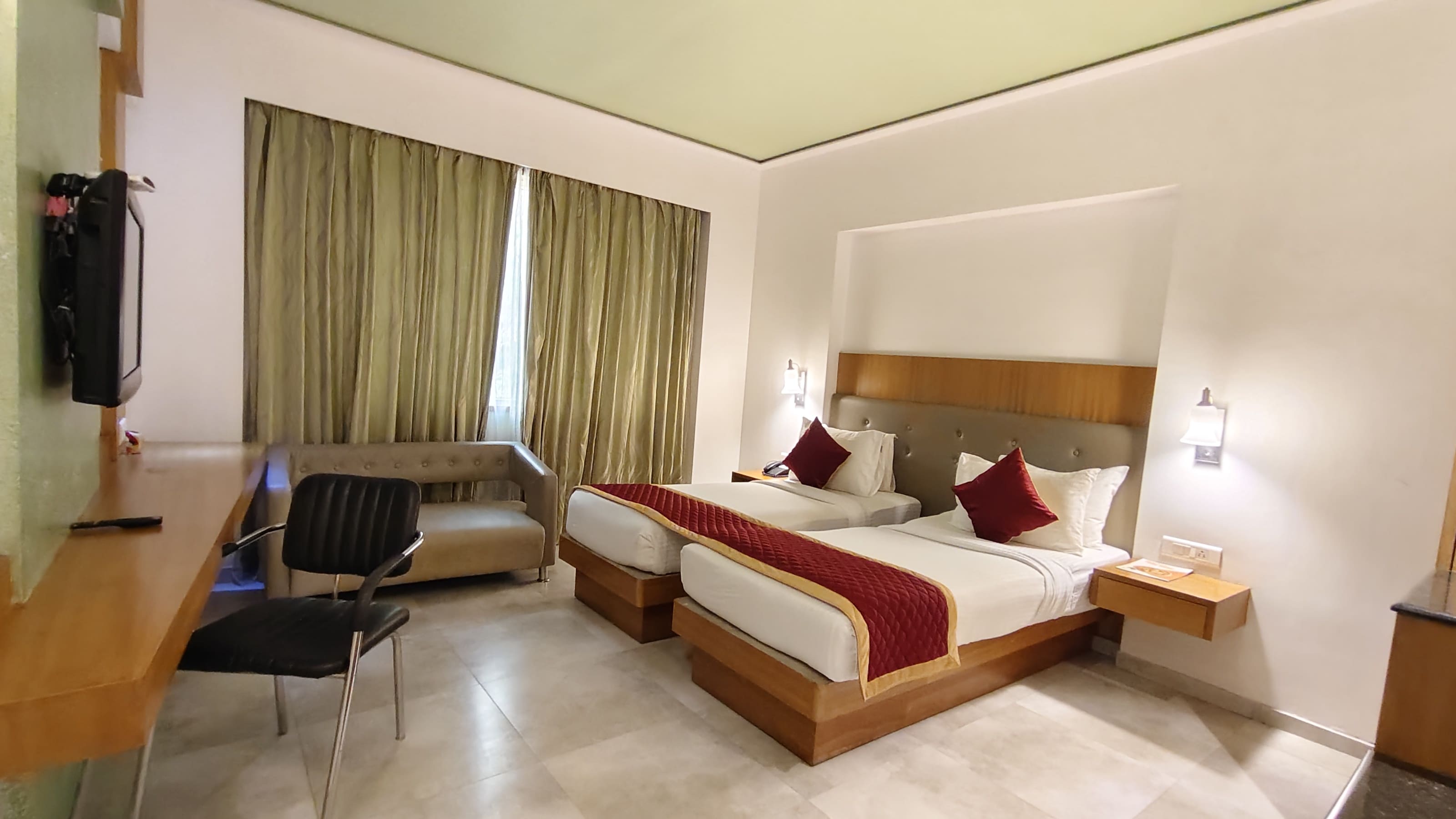 Deluxe Twin Room View